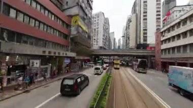Causeway Bay, Hong Kong Şehir Trafiği, 26 Nisan 2023.