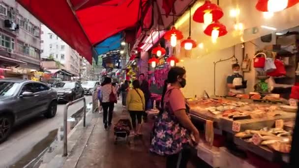 Upptagen Gatukorsning Vid Wan Chai Wet Market Hongkong April 2023 — Stockvideo
