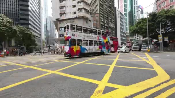 Pedestres Cruzando Estrada Estrada Wan Chai Hong Kong Abril 2023 — Vídeo de Stock