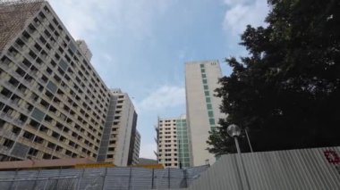 Shek Lei Estate binası yıkılıyor, Hong Kong, 30 Nisan 2023