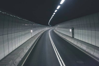 Tünelle otoyol, HK 4 Mayıs 2023 otoyolu.