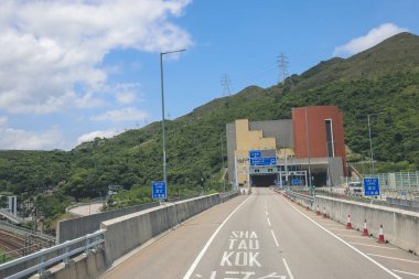 Heung yuen wai otoyolunun manzarası, Hong Kong 4 Mayıs 2023