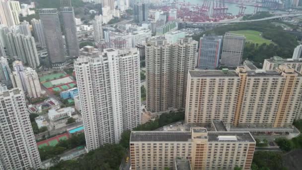 2023年5月6日香港のKwai Shing West Estateのグループ — ストック動画