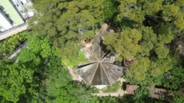 Fanling, Hong Kong - 4 Mayıs 2023, Queens Hill Hindu Tapınağı. Hong Kong 'daki tek nilüfer şekilli bina. 2010 yılında, üçüncü sınıf bir tarihi bina olarak değerlendirildi..