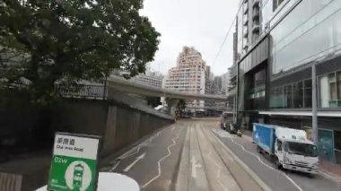 Tram 'da, Shau Kei Wan sokağı manzarası 10 Mayıs 2023