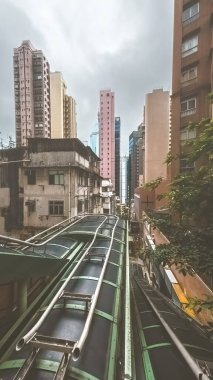 16 Mayıs 2023 'te Hong Kong' daki Orta Seviye yürüyen merdiven.