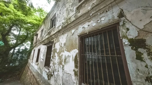 Mayo 2023 Antigua Casa Abandonada Nivel Medio —  Fotos de Stock