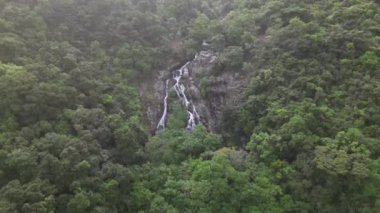 Küçük Hawaii Şelalesi ve Lin Yuen Terrace Şelalesi