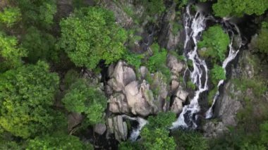 Küçük Hawaii Şelalesi ve Lin Yuen Terrace Şelalesi