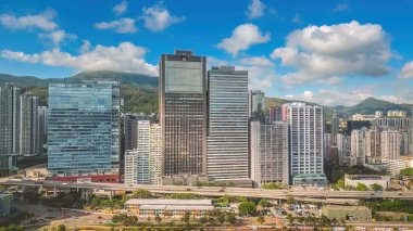 26 Mayıs 2023 'te Hong Kong' daki sanayi binasının dışında.