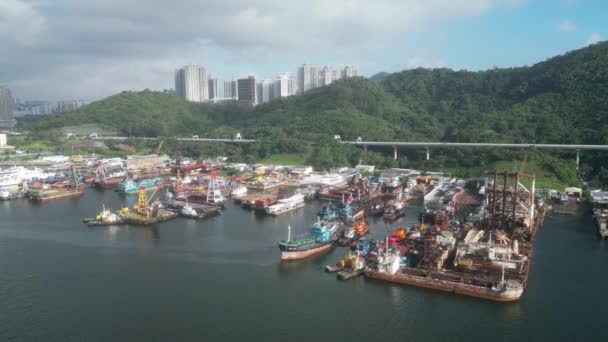Ναυπηγείο Στο Εργοστάσιο Του Tsing Κοντά Σκάφος Ξηράς Δεξαμενής Μαΐου — Αρχείο Βίντεο