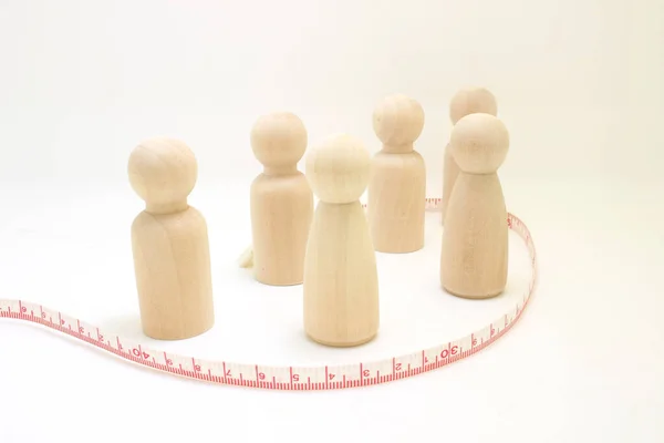 Wooden Figures People Stand Row — Stock Photo, Image