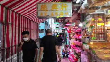 Kuzey Noktası, Hong Kong - 29 Mayıs 2023: Yürüyen Sokak Bölümü Hong Kong 'un Kuzey Noktası Chun Yeung Caddesi' nde ünlü bir alışveriş merkezidir.