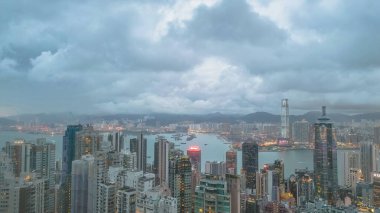 Viktorya Limanı 'nın 8 Haziran 2023 akşamı.