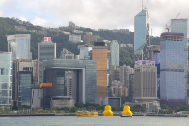 Dev Rubber Duck sanat eseri 9 Haziran 2023 'te Deniz Kuvvetleri Güvertesi' nde HK 'ye geri döndü.