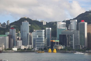 Dev Rubber Duck sanat eseri 9 Haziran 2023 'te Deniz Kuvvetleri Güvertesi' nde HK 'ye geri döndü.