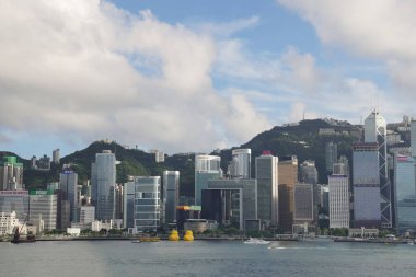 Dev Rubber Duck sanat eseri 9 Haziran 2023 'te Deniz Kuvvetleri Güvertesi' nde HK 'ye geri döndü.