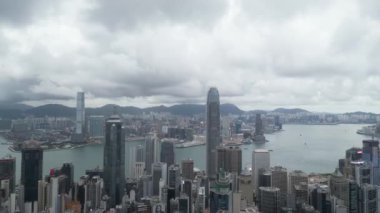 8 Haziran 2023 'te Hong Kong, Peak' ten Victoria Limanı 'nın Akşamı. 