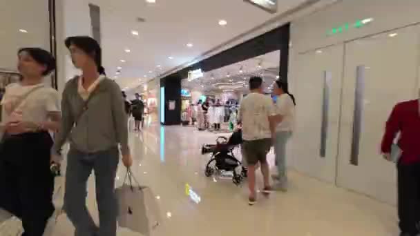 位于香港尖沙咀的繁忙购物地点 2023年6月15日 — 图库视频影像