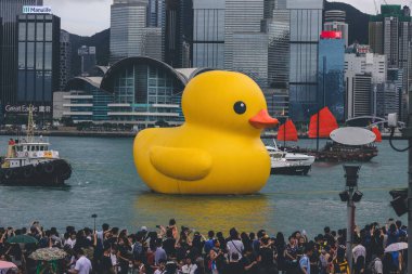 18 Haziran 2023 'te sanatsal serginin tadını çıkartın.