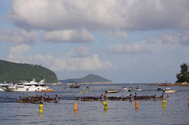22 Haziran 2023, Stanley sahilinde Ejderha tekneleri festivali yarışı.