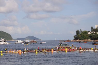 22 Haziran 2023, Stanley sahilinde Ejderha tekneleri festivali yarışı.