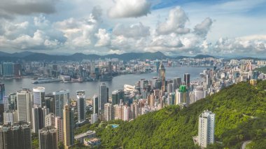 26 Haziran 2023 'te yüksek gökdelenler ve HK' de canlı bir enerji.