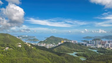 Hong Kong 'un güney bölgesi 26 Haziran 2023' te canlı ve çeşitli bir bölgedir.