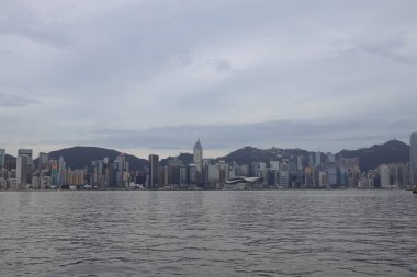 Victoria Limanı 'ndan Hong Kong silueti manzarası. Temmuz 12023