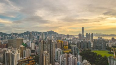 12022 'de Hung Hom' da yüksek binalar inşa edildi.