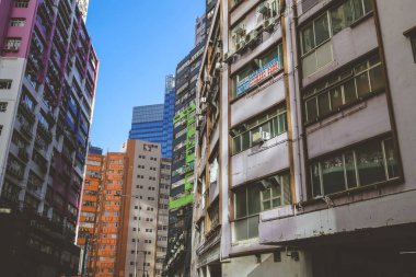 Kwai Hing, 8 Temmuz 2023 'te Hong Kong' da canlı bir sanayi bölgesidir.