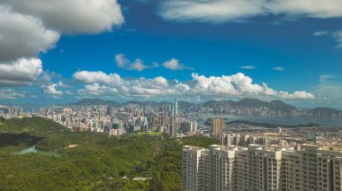 8 Temmuz 2023, Hong Kong Harikalar Diyarı Villaları, lüks yaşam alanları.