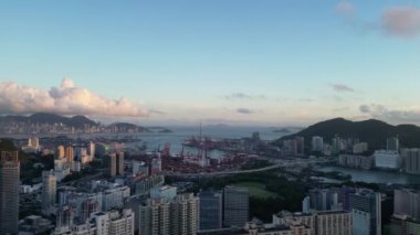 Tsuen Wan Bölgesi, 8 Temmuz 2023 'te çok hareketli ve hareketli bir bölgedir.