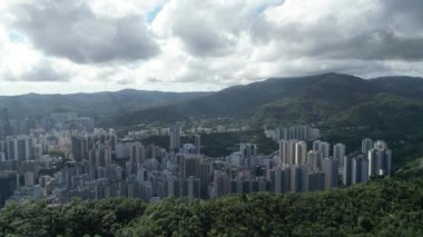 8 Temmuz 2023 'te, Hong Kong' daki konut ve sanayi bölgelerinin eşsiz bir karışımı.