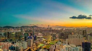 12 Temmuz 2023 Ping Shan 'dan Kowloon' un nefes kesici panoramik görüntüsü