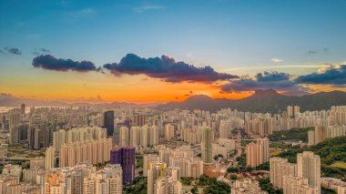 12 Temmuz 2023 Ping Shan 'dan Kowloon' un nefes kesici panoramik görüntüsü