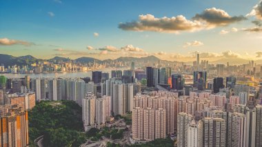 12 Temmuz 2023, Hong Kong, Kowloon Körfezi yerleşim bölgesi.