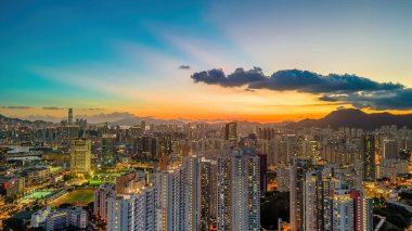 Ping Shan 'dan Kowloon' un nefes kesici panoramik görüntüsü, 12 Temmuz 2023