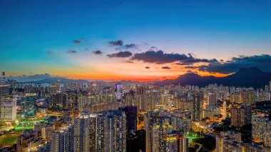 Ping Shan 'dan Kowloon' un nefes kesici panoramik görüntüsü, 12 Temmuz 2023