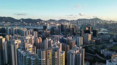 12 Temmuz 2023 'te Hong Kong, Kowloon Körfezi' ndeki yerleşim bölgesi..