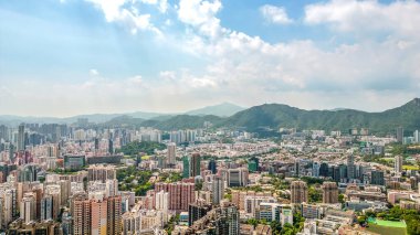 Kowloon Yarımadası 'nın batısında, canlı bir semt 14 Temmuz 2023