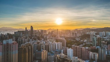 Batı Kowloon ve Hong Kong şehri, 22 Temmuz 2023