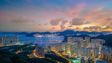 23 Temmuz 2023, gece görüşü T.K. Oh bölgesindeki konut binası.