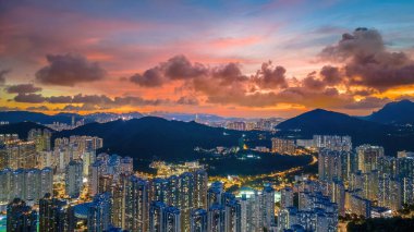 23 Temmuz 2023, gece görüşü T.K. Oh bölgesindeki konut binası.