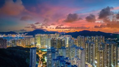 23 Temmuz 2023, gece görüşü T.K. Oh bölgesindeki konut binası.