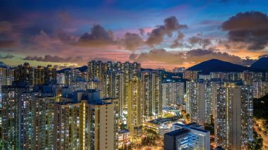 23 Temmuz 2023, gece görüşü T.K. Oh bölgesindeki konut binası.