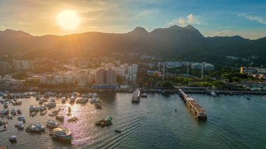 Sai Kung Halk İskelesi 24 Temmuz 2023 'te bulunan popüler bir deniz kenarı eğlencesi.