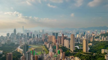 Happy Valley, 28 Temmuz 2023 'te canlı ve varlıklı bir yerleşim yeridir.