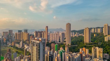 Happy Valley, 28 Temmuz 2023 'te canlı ve varlıklı bir yerleşim yeridir.