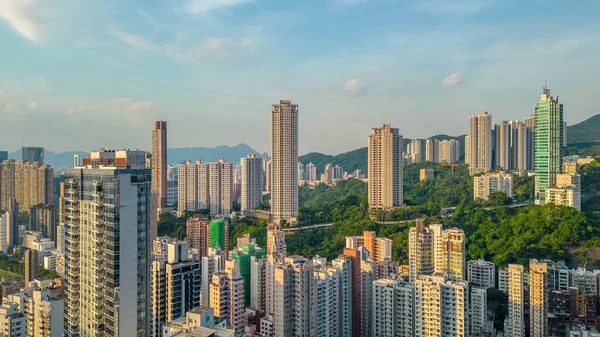 Happy Valley, 28 Temmuz 2023 'te canlı ve varlıklı bir yerleşim yeridir.